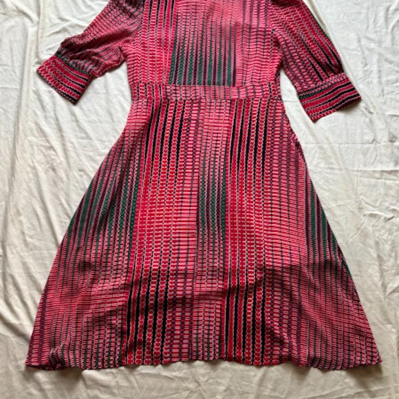 UVM | Geometric Retro Print Midi Dress | Red & Black | Size L | NWOT - Picture 3 of 4